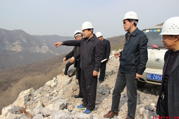 杜平調研杜河提水工程建設情況